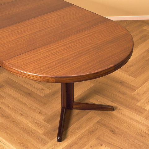 Danish round dining table in mahogany by Bramin