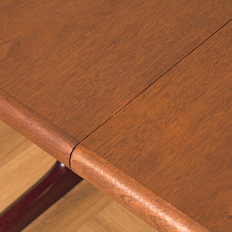 Danish dining table in mahogany by Skovby
