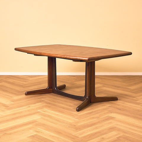 Danish dining table in Santos rosewood by Gudme Møbelfabrik