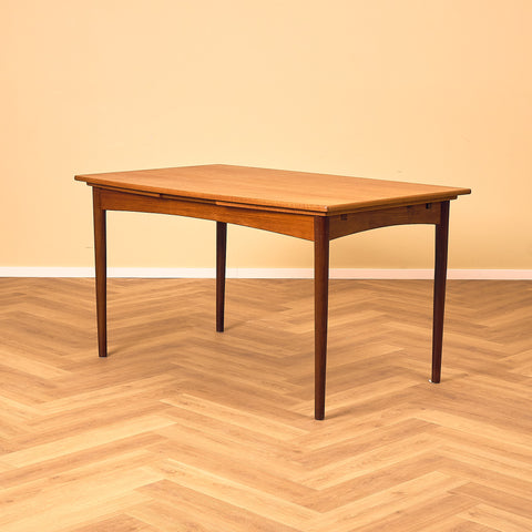 Danish dining table in teak