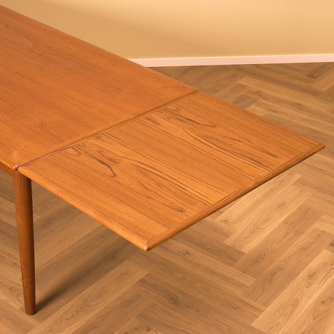 Danish dining table in teak, possibly by Niels Otto Møller