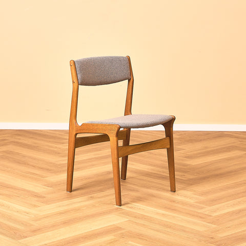 Danish set of 4 dining chairs in oak by Erik Buch for Nova Stolefabrik