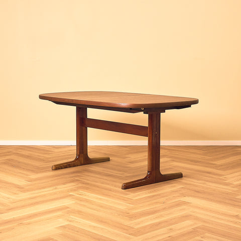 Danish dining table in mahogany by Farstrup