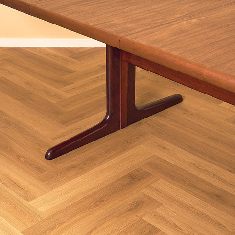 Danish dining table in mahogany by Skovby