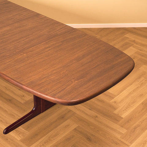 Danish dining table in mahogany by Skovby