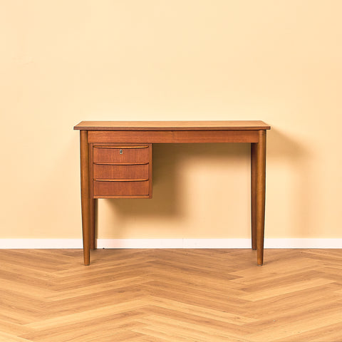 Danish writing desk in teak and beech