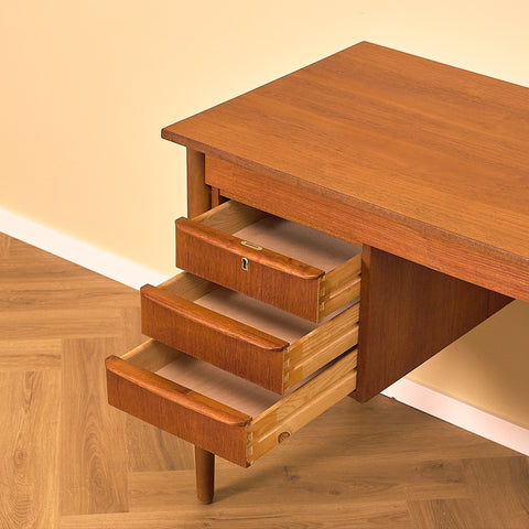 Danish writing desk in teak and beech