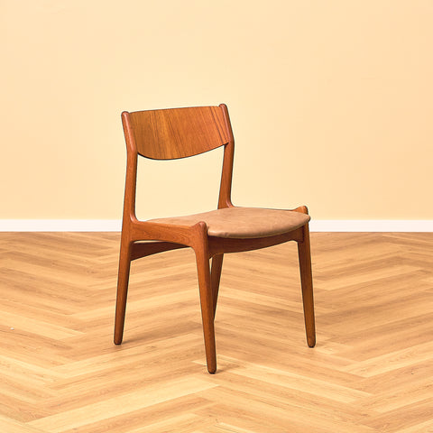 Sorø Stolefabrik Teak Dining Chair with Leather Seat, three-quarter view