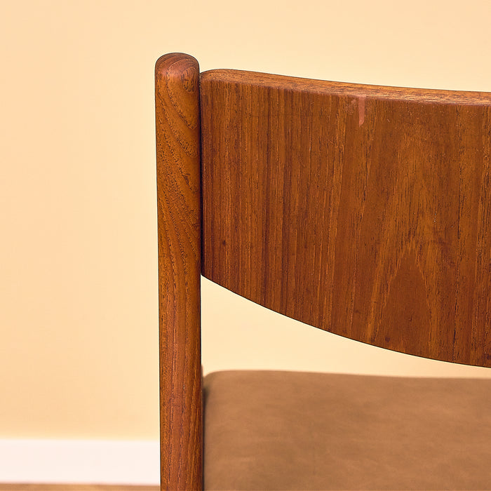 Sorø Stolefabrik Teak Dining Chair with Leather Seat, small red mark on the backrest top