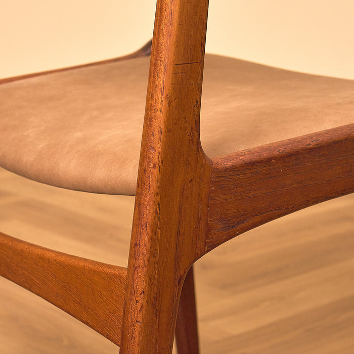 Sorø Stolefabrik Teak Dining Chair with Leather Seat, light scratches on the rear leg