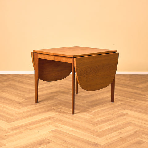 Danish dining table with 4 extensions in teak by Vejle stole- og møbelfabrik A/S