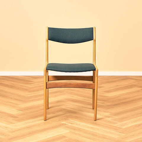 Danish set of 4 dining chairs in oak by Erik Buch for Nova