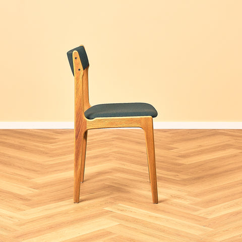 Danish set of 4 dining chairs in oak by Erik Buch for Nova