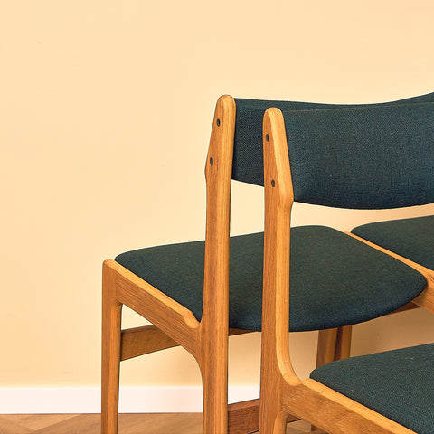 Danish set of 4 dining chairs in oak by Erik Buch for Nova