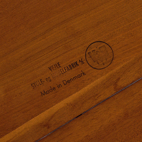 Danish dining table with 4 extensions in teak by Vejle stole- og møbelfabrik A/S