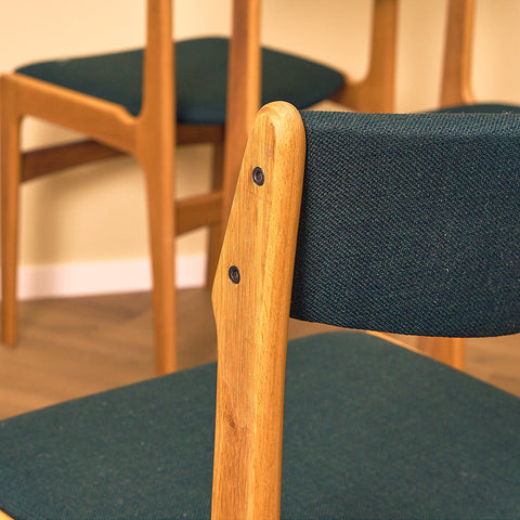 Danish set of 4 dining chairs in oak by Erik Buch for Nova