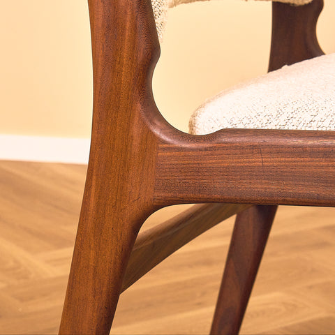 Erik Buch Model 89 Walnut Dining Chair for Anderstrup, close-up of the rear leg and side rail