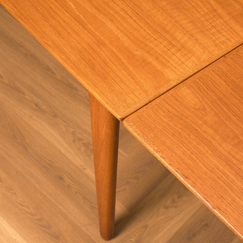 Danish dining table in teak by Arne Vodder for Vamo Møbler