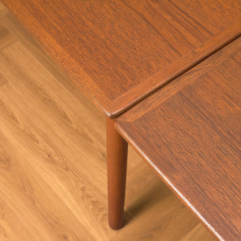 Danish Teak Extendable Dining Table with Lipped Edge, close-up of the lipped edge in teak