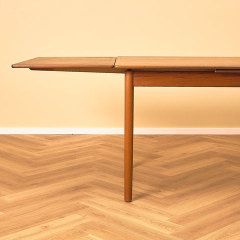 Danish Teak Extendable Dining Table with Lipped Edge, side profile