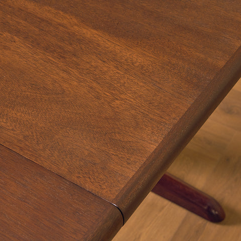 Danish oval dining table in mahogany by Skovby Møbelfabrik