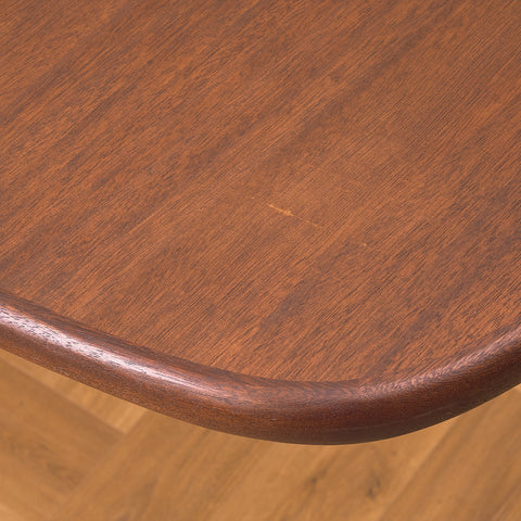 Danish oval dining table in mahogany by Skovby Møbelfabrik
