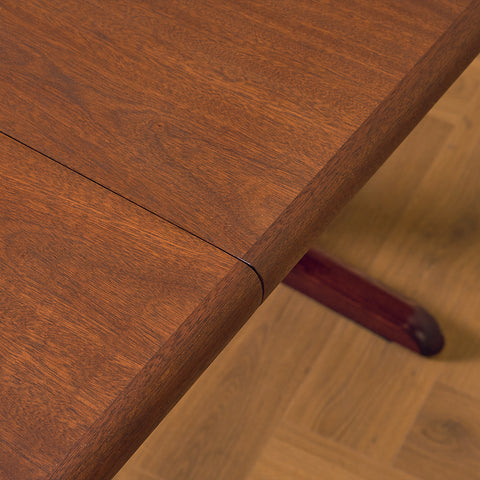 Danish oval dining table in mahogany by Skovby Møbelfabrik