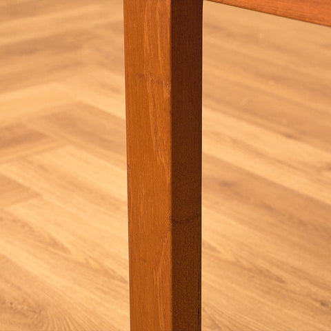 Danskt sidobord i teak av Trioh