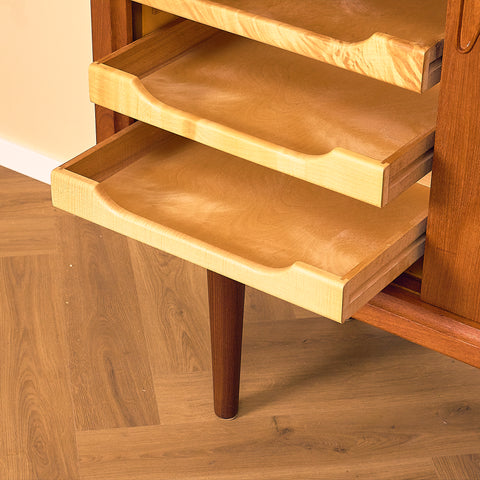 Dansk skänk i teak