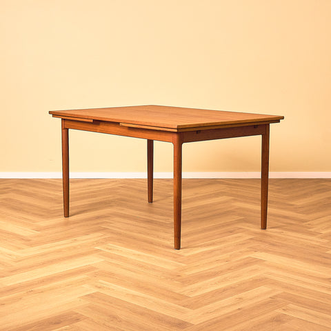 Danish dining table in teak