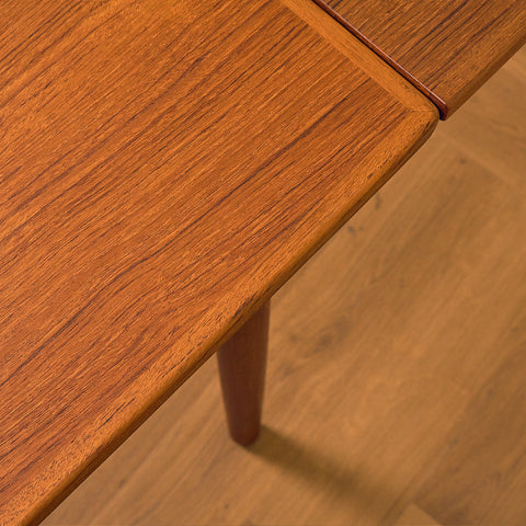 Danish dining table in teak