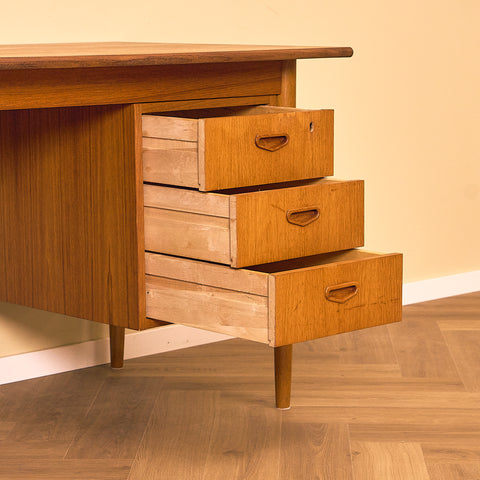Swedish writing desk in teak and oak
