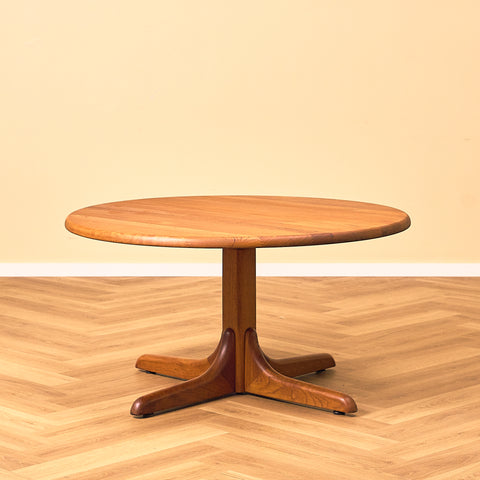 Danish round coffee table in solid teak by Salling Stolefabrik, Durup