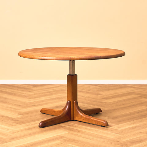 Danish round coffee table in solid teak by Salling Stolefabrik, Durup