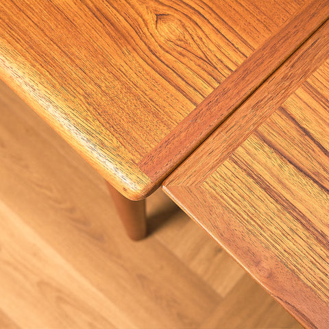 Danish dining table in teak by Skovby