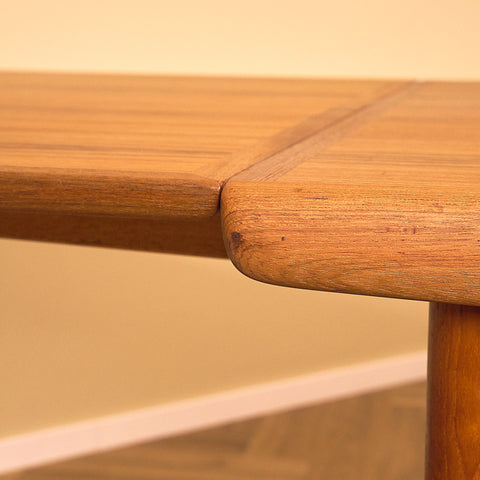 Danish dining table in teak by Skovby