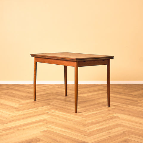 Danish dining table in teak