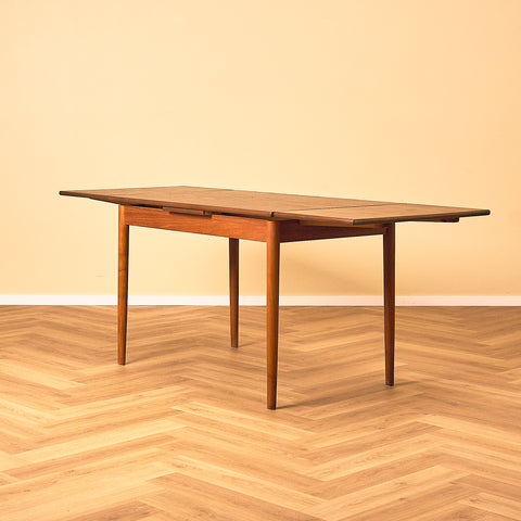 Danish dining table in teak