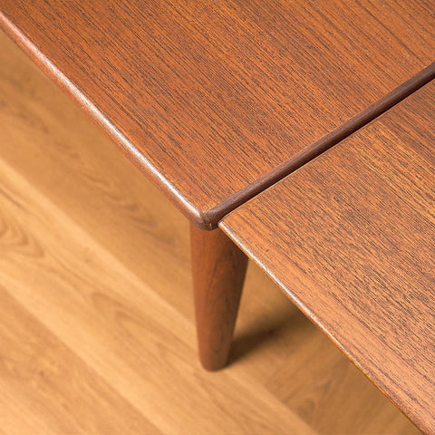 Danish dining table in teak