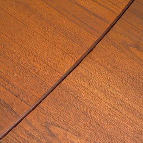 Danish dining table in teak