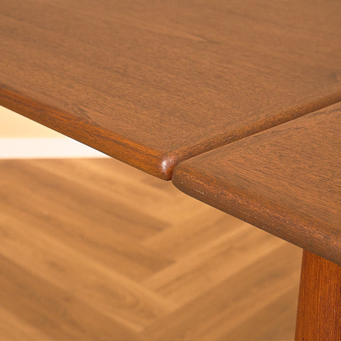 Danish dining table in teak