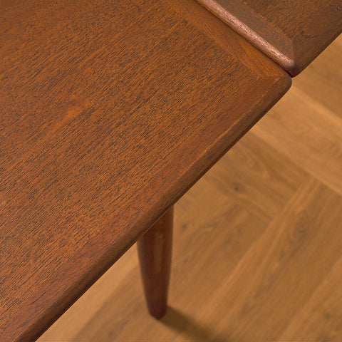 Danish dining table in teak