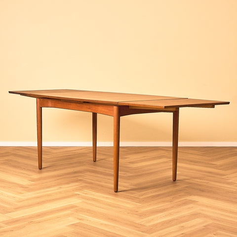 Danish dining table in teak