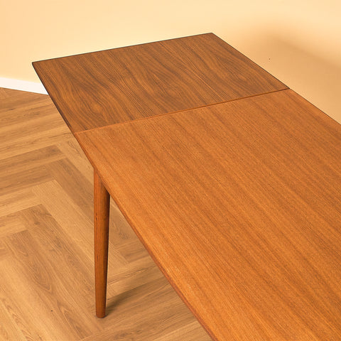 Danish dining table in teak