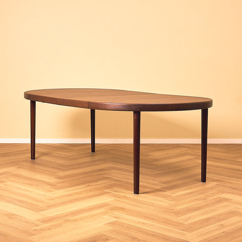 Danish round dining table in mahogany by Bramin