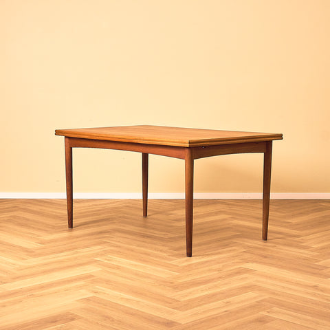Danish dining table in teak