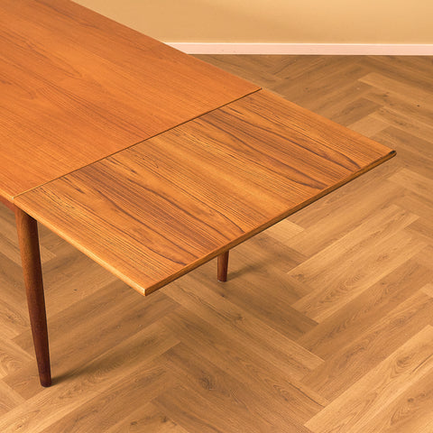 Danish dining table in teak
