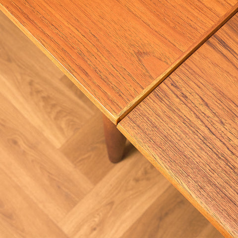 Danish dining table in teak