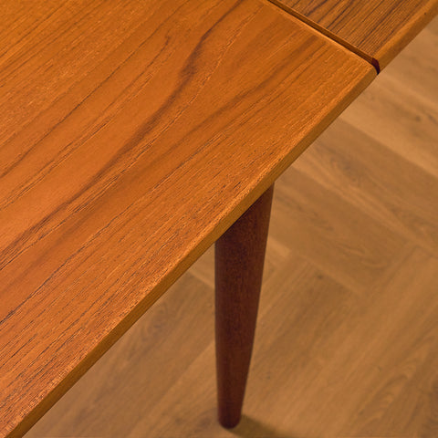 Danish dining table in teak