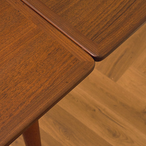 Danish dining table in teak